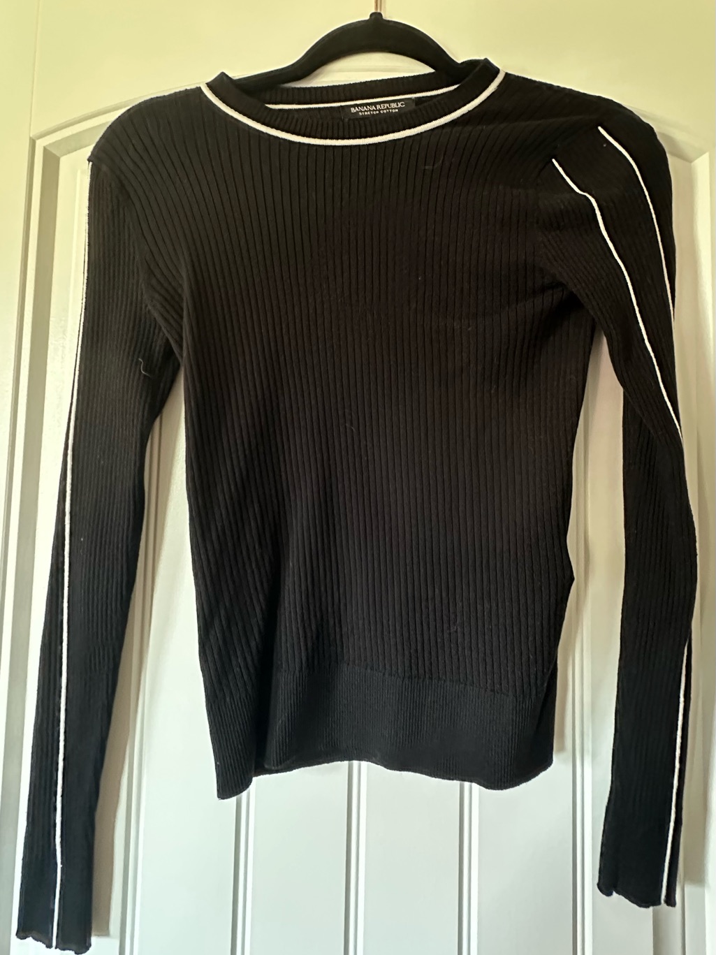 Banana Republic Black Ribbed Stretch Cotton Sweater With White Trim